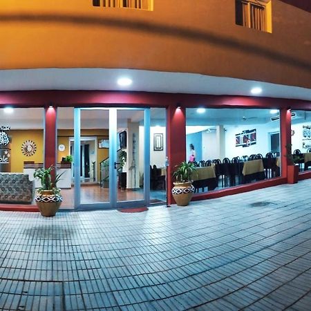 Nuevo Hotel Roble ترماس دي ريو هوندو المظهر الخارجي الصورة
